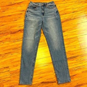 American Eagle Mom Jeans Size 2 X-Long